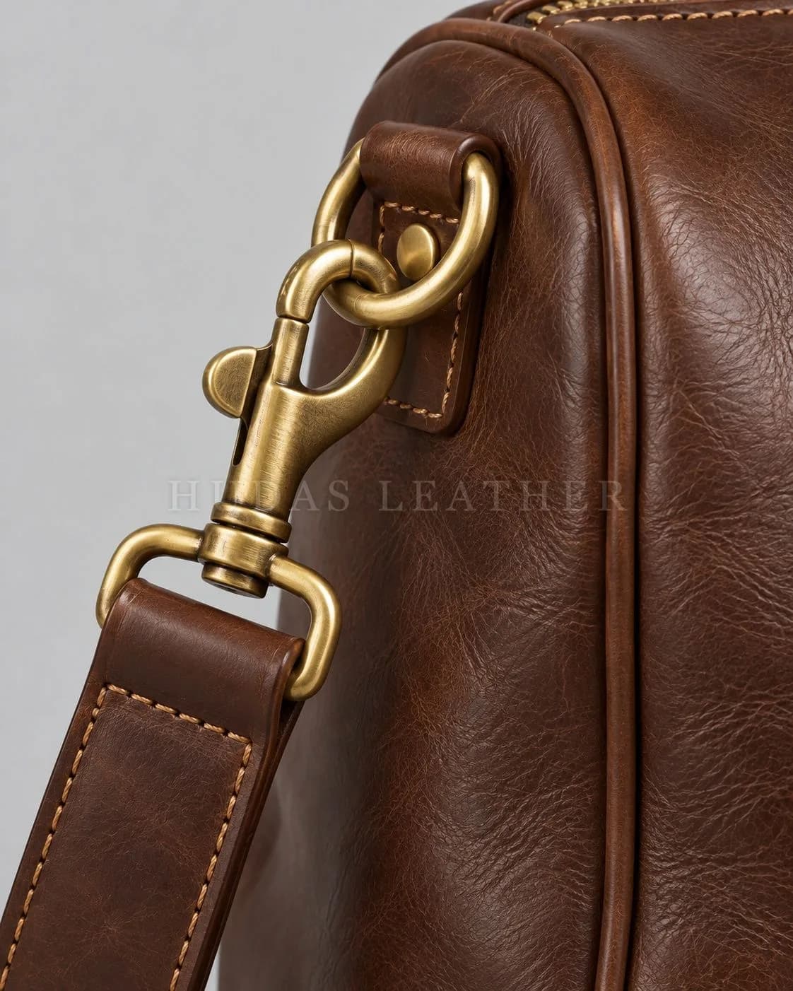 Weekend Holdall in Full-Grain Polished Cowhide, Dark Walnut, view 4