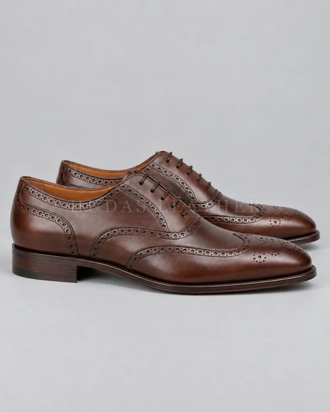 Wingtip Oxford in Full-Grain Polished Cowhide, Dark Walnut